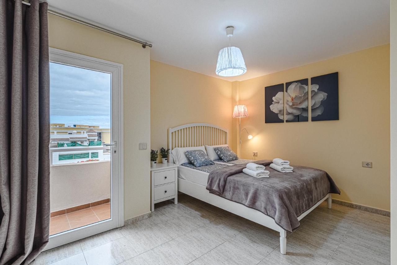 Yellow 3 Bedroom Large Apartment For 10 Guests Costa Adeje  ภายนอก รูปภาพ