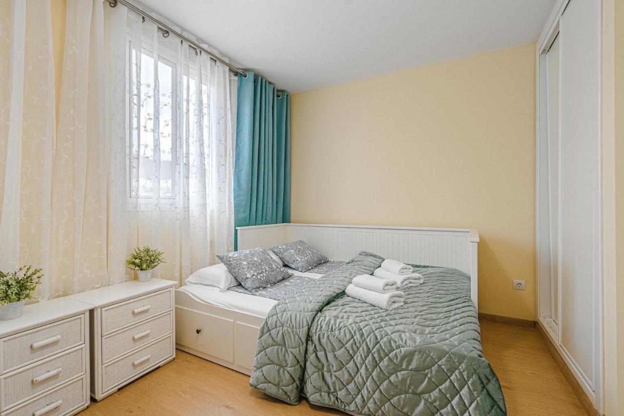 Yellow 3 Bedroom Large Apartment For 10 Guests Costa Adeje  ภายนอก รูปภาพ